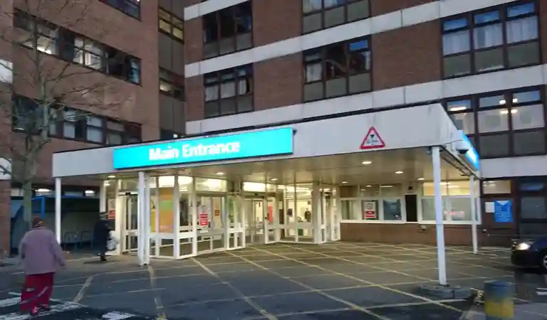 Contacting Sandwell Hospital for Visiting Information